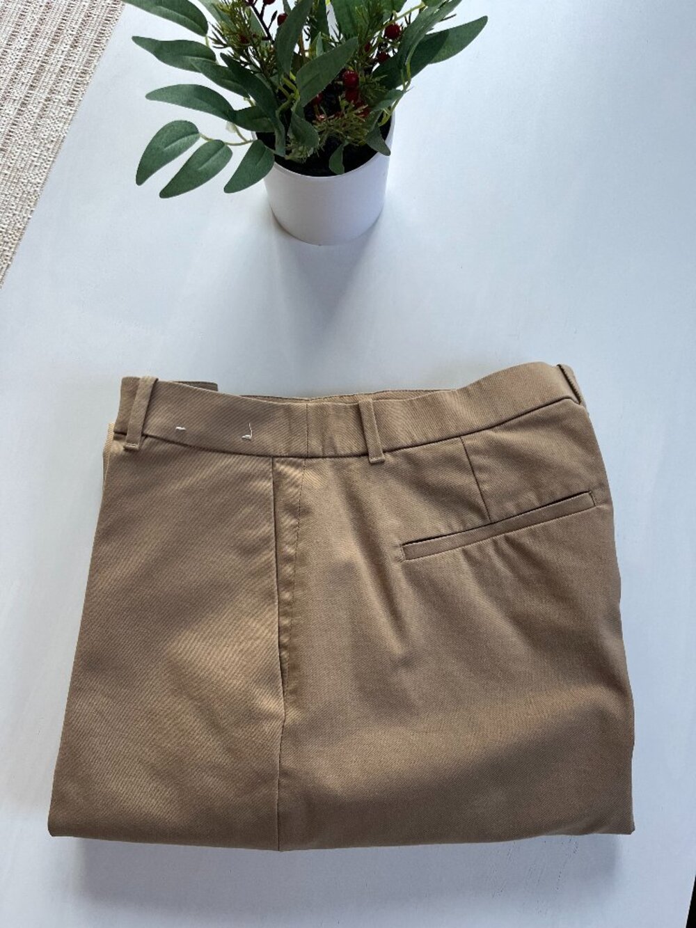 Uniqlo Beige Women’s Wide-Leg Chino Pants Size M Classic Preppy - Picture 5 of 5